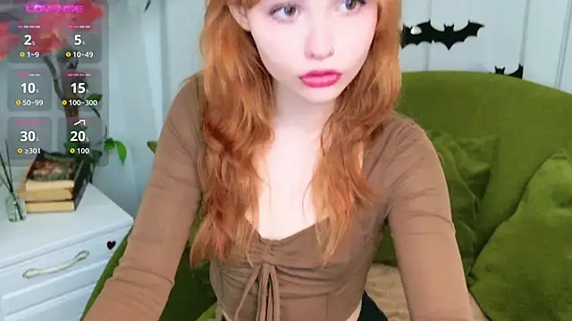 Snapshot of AlisHanson chatting on 10-24-25, 03:19 AlisHanson online show from 10-24-25, 03:19