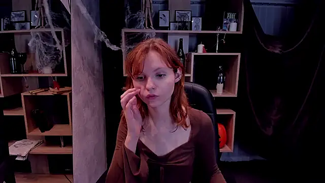 Snapshot of AlisHanson chatting on 11-04-25, 03:00 AlisHanson online show from 11-04-25, 03:00