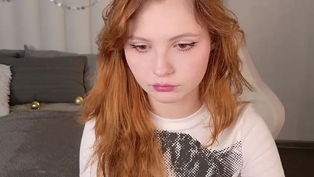 Snapshot of AlisHanson chatting on 12-15-25, 08:07 AlisHanson online show from 12-15-25, 08:07