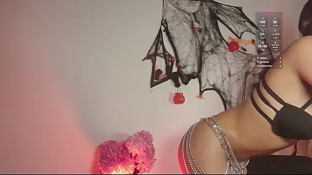 Snapshot of Missandy_ chatting on 10-18-25, 08:31 Missandy online show from 10-18-25, 08:31