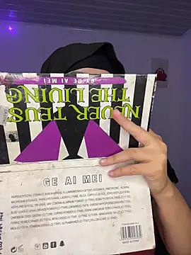 rhizanthella  online show from 10-30-25, 11:16