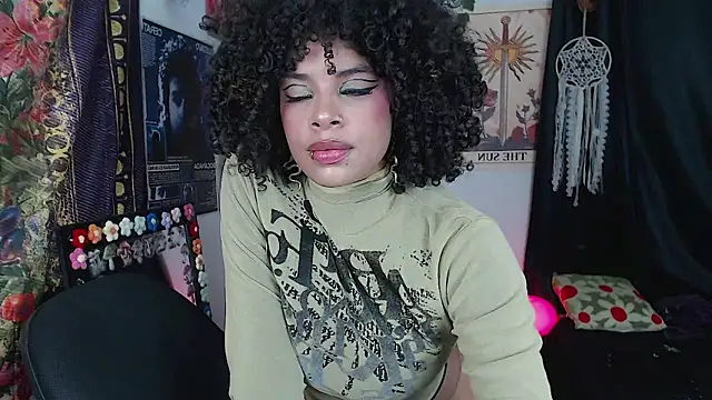 Snapshot of Raven_luv chatting on 10-02-25, 10:17 Raven luv online show from 10-02-25, 10:17