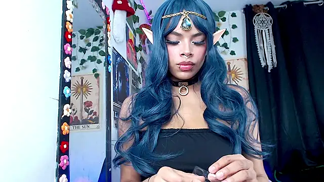 Snapshot of Raven_luv chatting on 10-10-25, 01:15 Raven luv online show from 10-10-25, 01:15