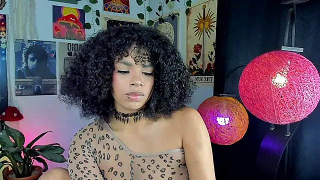 Snapshot of Raven_luv chatting on 12-02-25, 12:38 Raven luv online show from 12-02-25, 12:38