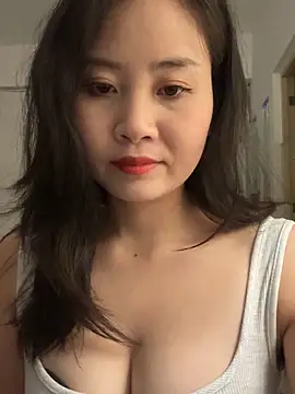 Snapshot of wly2028 chatting on 10-15-25, 01:00 wly2028 online show from 10-15-25, 01:00