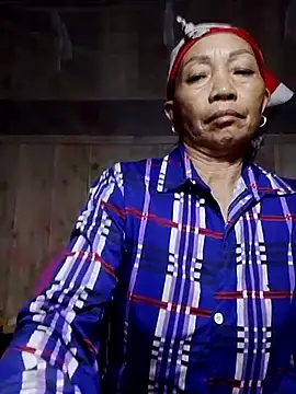 Snapshot of -Xuka-200 chatting on 11-03-25, 11:00 -Xuka-200 online show from 11-03-25, 11:00