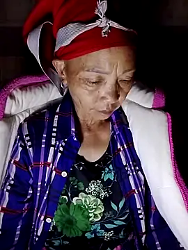 Snapshot of -Xuka-200 chatting on 11-03-25, 11:04 -Xuka-200 online show from 11-03-25, 11:04