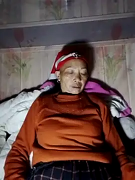 Snapshot of -Xuka-200 chatting on 11-06-25, 11:15 -Xuka-200 online show from 11-06-25, 11:15