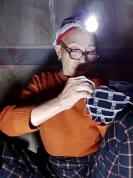 Snapshot of -Xuka-200 chatting on 11-12-25, 12:16 -Xuka-200 online show from 11-12-25, 12:16