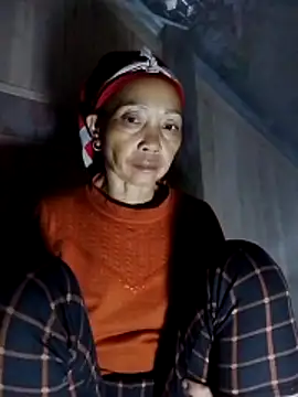 Snapshot of -Xuka-200 chatting on 11-15-25, 01:18 -Xuka-200 online show from 11-15-25, 01:18