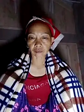 Snapshot of -Xuka-200 chatting on 11-18-25, 11:58 -Xuka-200 online show from 11-18-25, 11:58