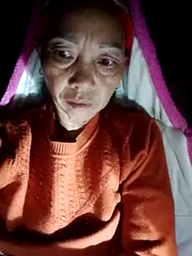 Snapshot of -Xuka-200 chatting on 11-19-25, 09:26 -Xuka-200 online show from 11-19-25, 09:26