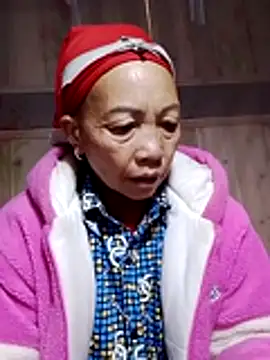 Snapshot of -Xuka-200 chatting on 11-30-25, 12:47 -Xuka-200 online show from 11-30-25, 12:47