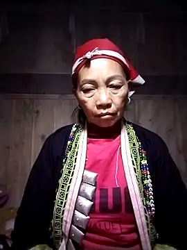 Snapshot of -Xuka-200 chatting on 12-14-25, 11:26 -Xuka-200 online show from 12-14-25, 11:26