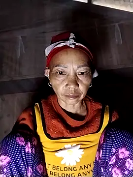 Snapshot of -Xuka-200 chatting on 12-16-25, 12:15 -Xuka-200 online show from 12-16-25, 12:15