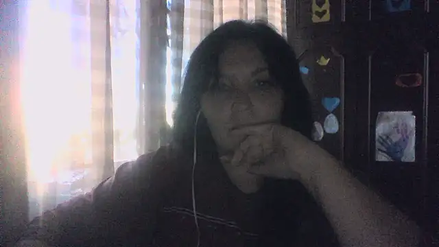 Snapshot of Breezy_88 chatting on 09-11-25, 11:21 Breezy 88 online show from 09-11-25, 11:21
