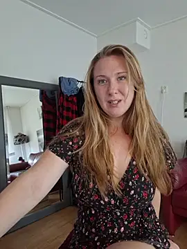 MazySunny online show from 07-10-26, 04:31