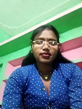 Snapshot of Cm_pooja chatting on 02-05-26, 07:18 Cm pooja online show from 02-05-26, 07:18