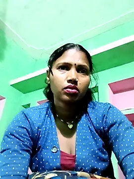 Snapshot of Cm_pooja chatting on 02-17-26, 09:32 Cm pooja online show from 02-17-26, 09:32