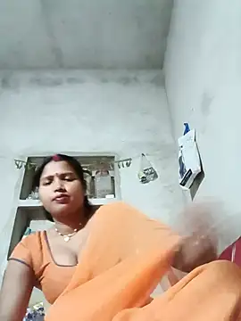 Snapshot of Cm_pooja chatting on 05-17-26, 04:47 Cm pooja online show from 05-17-26, 04:47