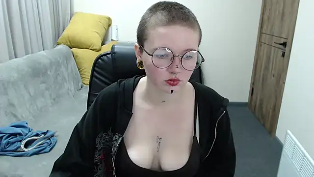 Nika Snow online show from 10-13-25, 08:03