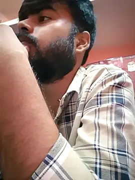 Snapshot of soniriyaa010101 chatting on 11-03-25, 08:43 soniriyaa010101 online show from 11-03-25, 08:43