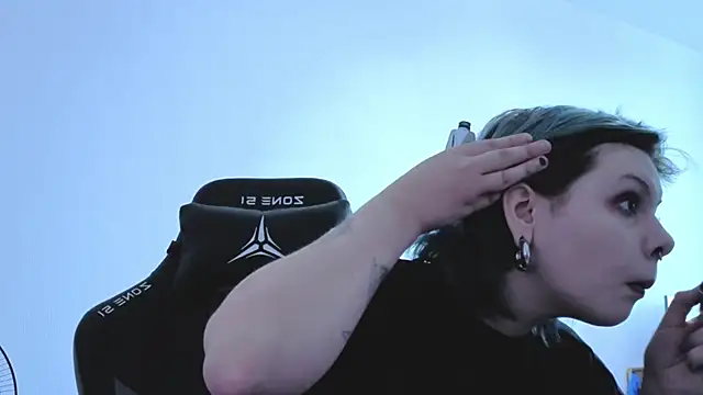 Alice Zev online show from 09-11-25, 01:22