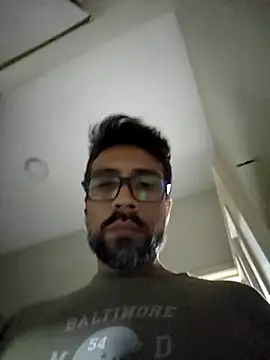 Snapshot of Mac50rus chatting on 09-11-25, 05:18 Mac50rus online show from 09-11-25, 05:18