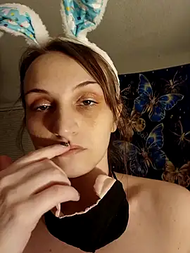 LuvTune online show from 04-05-26, 03:36