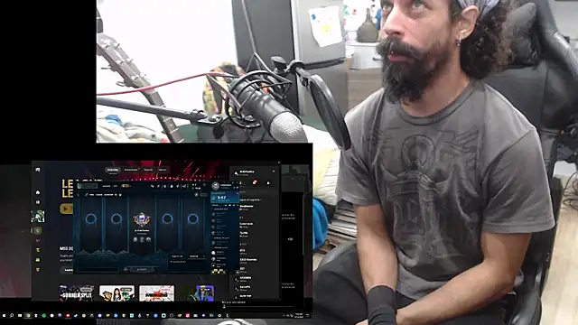 Snapshot of Stringin69 chatting on 06-18-26, 11:03 Stringin69 online show from 06-18-26, 11:03