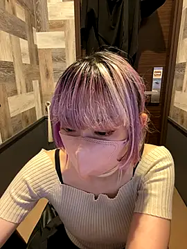 Snapshot of naginagisan chatting on 10-12-25, 09:52 naginagisan online show from 10-12-25, 09:52