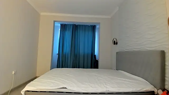 yanyaan online show from 11-25-25, 03:17