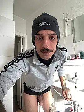 bisexevaa online show from 05-14-26, 05:47
