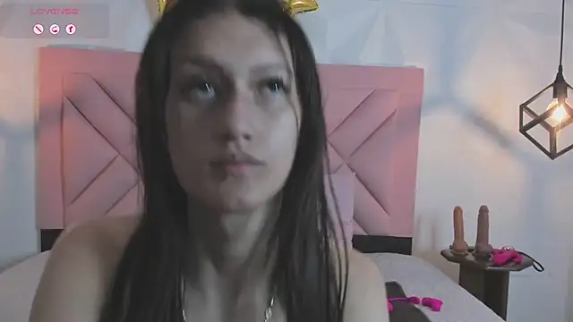 Caroline daring online show from 07-06-26, 11:51