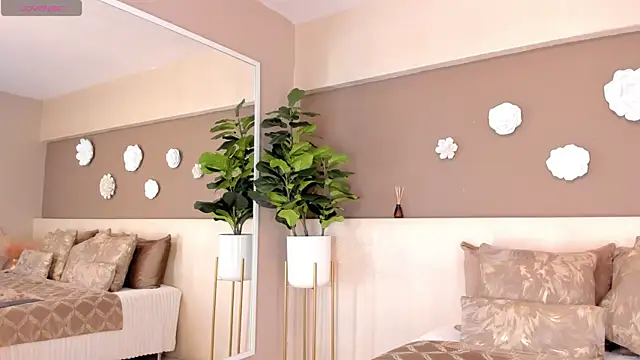 VictoriaShelby online show from 11-13-25, 12:37