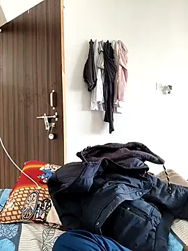 Chanderi19 online show from 11-29-25, 04:48