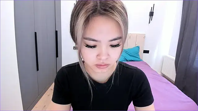 Maakimita online show from 11-18-25, 06:18