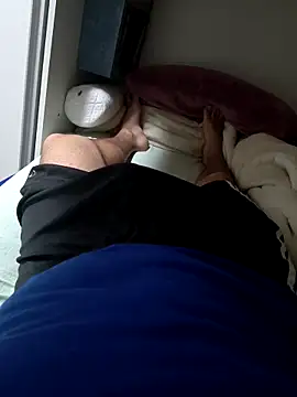 Enriquee147 online show from 10-27-25, 01:37