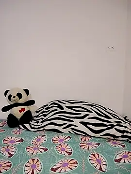 Snapshot of ellafrost-1 chatting on 09-15-25, 03:34 ellafrost-1 online show from 09-15-25, 03:34