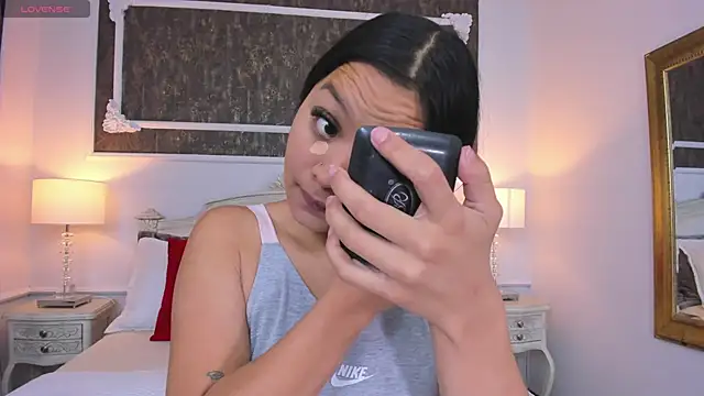 SharonBonet online show from 10-29-25, 11:23