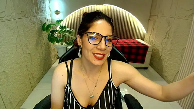 nadia r  online show from 07-16-26, 08:04