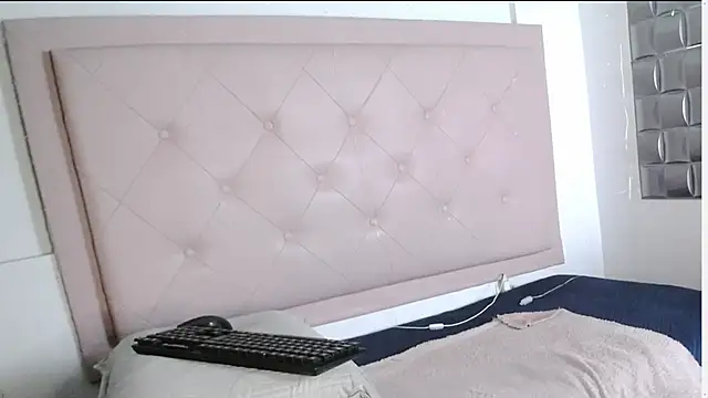 Dulce  Lovee online show from 10-20-25, 09:37