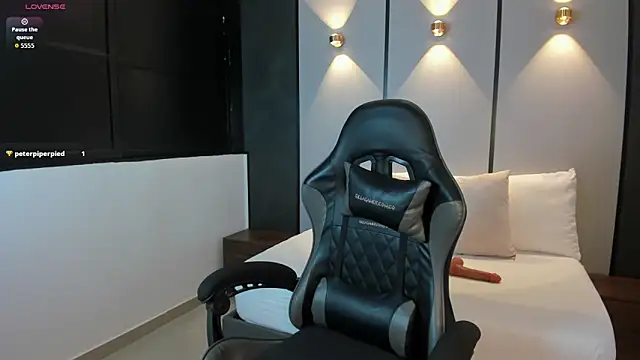 ashly moonn online show from 11-29-25, 12:19