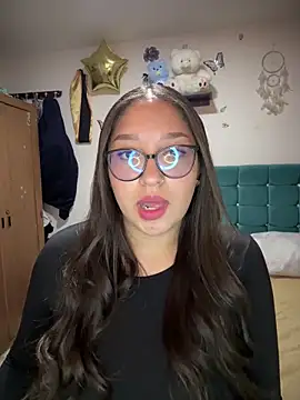 Snapshot of Whiitney_Bloom chatting on 09-15-25, 02:11 Whiitney Bloom online show from 09-15-25, 02:11