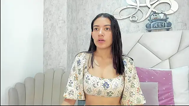 Snapshot of Skylerwhite02 chatting on 11-03-25, 07:37 Skylerwhite02 online show from 11-03-25, 07:37