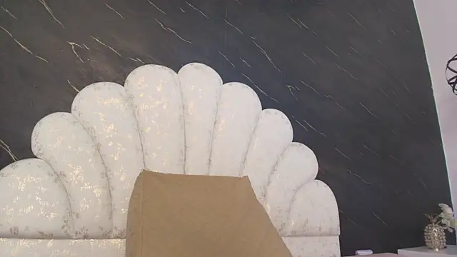 kissme luna online show from 04-25-26, 07:00