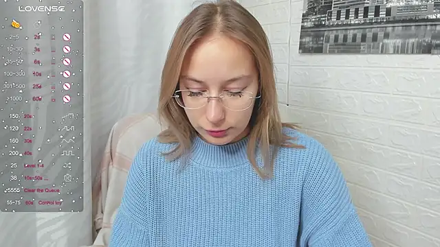 Snapshot of dina_sunshine chatting on 02-23-26, 12:41 dina sunshine online show from 02-23-26, 12:41