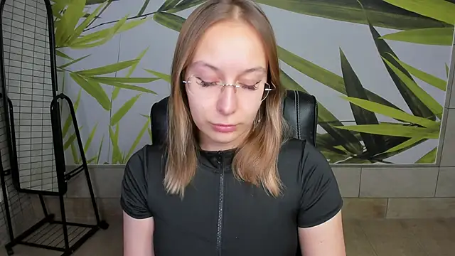 Snapshot of dina_sunshine chatting on 03-16-26, 12:53 dina sunshine online show from 03-16-26, 12:53