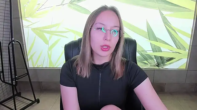 Snapshot of dina_sunshine chatting on 03-20-26, 03:50 dina sunshine online show from 03-20-26, 03:50