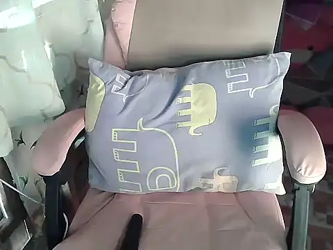 Snapshot of Sweet_Asian25 chatting on 12-12-24, 11:03 Sweet Asian25 online show from 12-12-24, 11:03